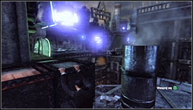 Approach the ledge and following the instructions, press the right trigger and A at the same time - Climb to the top of the ACE Chemical building to collect your equipment | Main story - Main story - Batman: Arkham City Game Guide