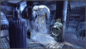 Stay on the platform and for a change use the Grapnel Gun to move north-east #1 - Rescue remaining undercover GCPD officers in the Museum | Main story - Main story - Batman: Arkham City Game Guide