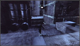 Head east #1, glide onto the next building and quickly climb the roof - Catch assassin and plant tracking device | Main story - Main story - Batman: Arkham City Game Guide