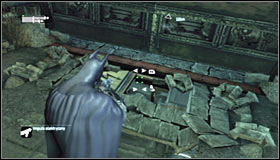 After the fight is over, approach the third gate and turn on Detective Mode - Follow assassin using tracer device to locate Ras al Ghul | Main story - Main story - Batman: Arkham City Game Guide