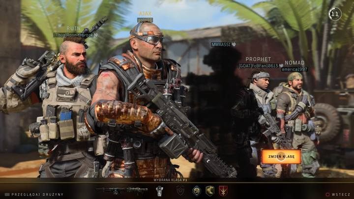 You can choose a class just before the start of the round or at any time - the change will take place in case of death. - How to change weapon and equipment of your class in Black Ops 4? - FAQ - Call of Duty Black Ops 4 Guide and Tips