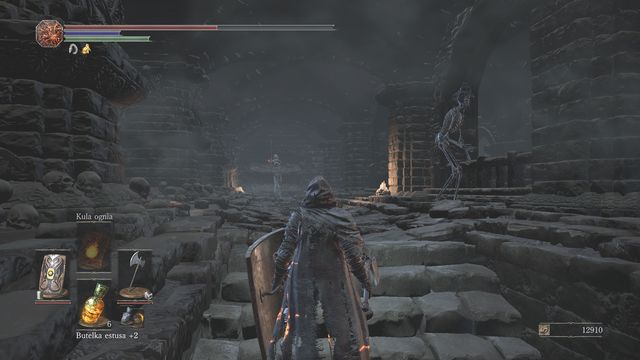 Watch out for the enemy that will attack you from the left after you walk up. - Catacombs of Carthus - Walkthrough - Dark Souls III Game Guide & Walkthrough