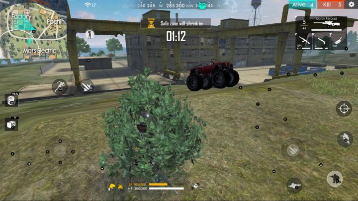 Hiding in a bush can also allow you to survive an encounter with a vehicle. - How to survive contact with an enemy vehicle in Garena Free Fire? - FAQ - Garena Free Fire Guide