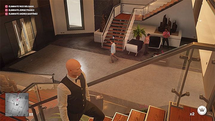 Stand under the chandelier and wait for Rico Delgado to appear nearby - Hitman 2: Assassination of Rico Delgado - Three-Headed Serpent walkthrough - Three-Headed Serpent (Santa Fortuna) - Hitman 2 Guide