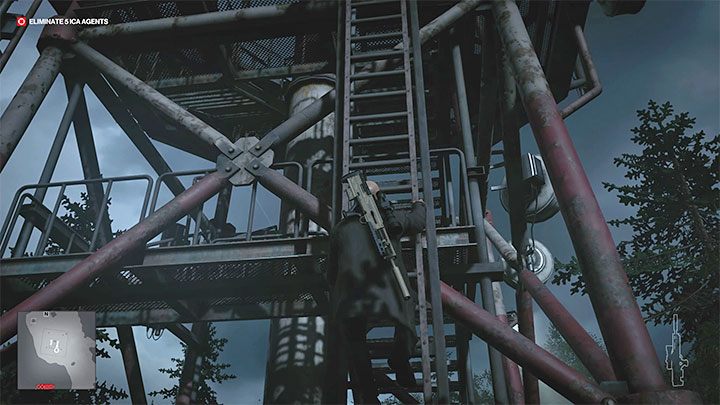 Use the lockpick / crowbar on the gate at the tower - Hitman 3: Assassination of Agent Thames (The Professional) - Berlin, walkthrough - Apex Predator - Berlin - Hitman 3 Guide