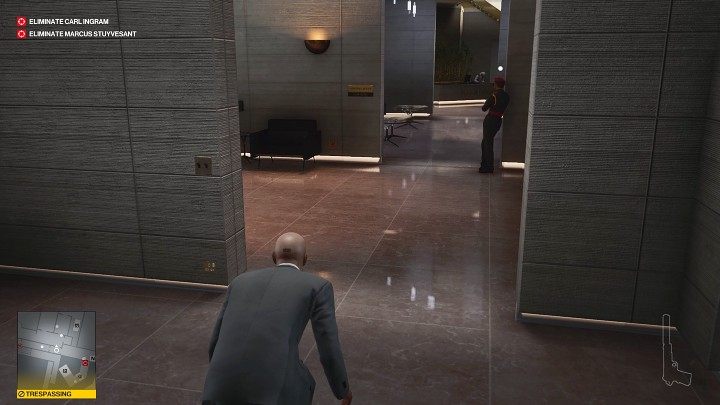 Wait until all potential enemies have passed or are not looking in your direction and immediately jump over the railing - head to the left - Hitman 3: Keep Your Eyes Peeled - how to unlock this trophy/achievement? - Trophy Guide - Hitman 3 Guide