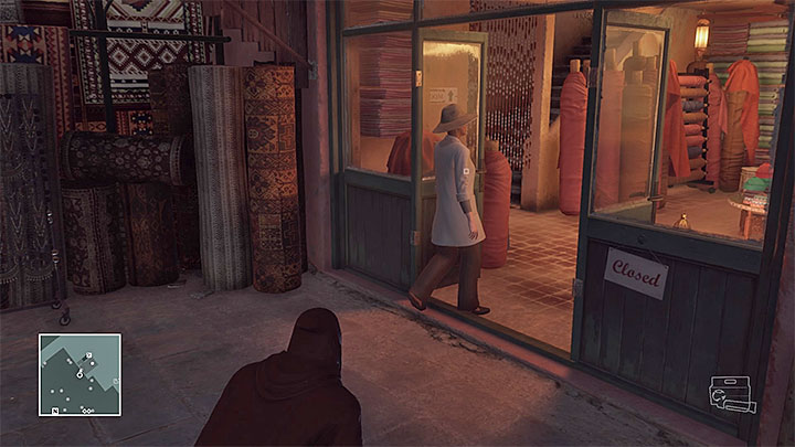 Wait for your opportunity to sneak into the shop - Studying Mendolas route and reaching the VIP area | Marrakesh: A House Built on Sand - Summer Episode - Marrakesh: A House Built on Sand - Hitman Game Guide