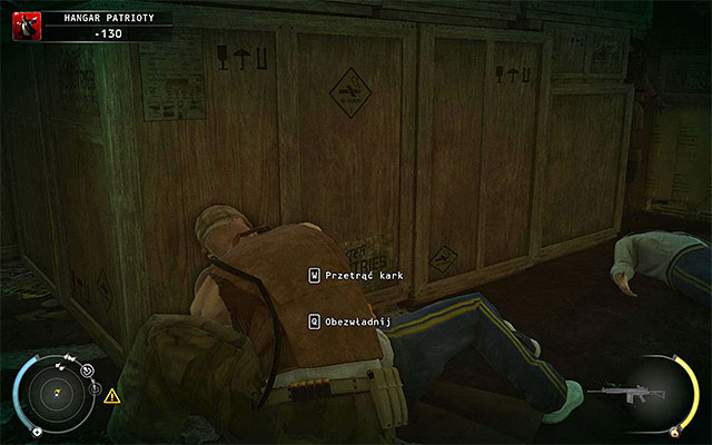 A falling object should lure out one of Patriots men - Patriots Hangar - Using Patriots clothes | 13: Fight Night - 13: Fight Night - Hitman: Absolution Game Guide