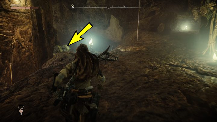 Follow the tunnel and on the way, pick up the green crystal in the hallway on the left - Horizon Forbidden West: The Roots That Bind - walkthrough - Side quests - Horizon Forbidden West Guide