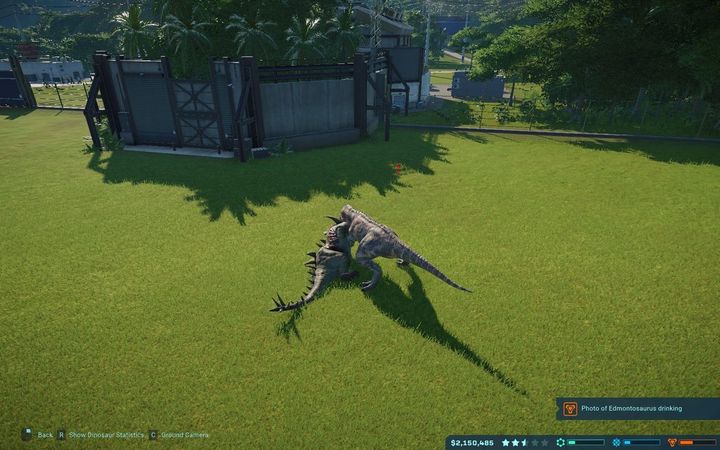 You have to remember not to let carnivores and herbivores run into each other catwalk - otherwise, the carnivores will bite all the dinosaurs (despite the appropriate feeders, the carnivores prefer to hunt) - How to take care of dinosaurs in Jurassic World Evolution? - Park management - Jurassic World Evolution Game Guide