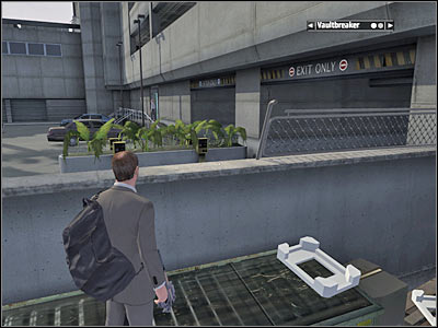 You should be crouching here, so you'll stay out of sight and you won't make too much noise - Chapter 3 - part 1 - Walkthrough - Kane & Lynch: Dead Men - Game Guide and Walkthrough