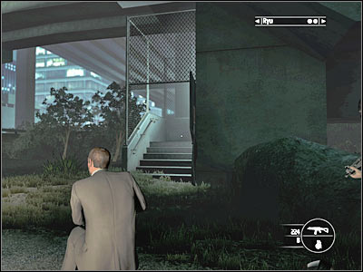 BE CAREFUL, because you're going to be attacked by at least two police officers just around the corner - Chapter 6 - part 2 - Walkthrough - Kane & Lynch: Dead Men - Game Guide and Walkthrough