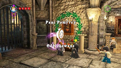 Enter the dorm and you will see dried flowers under the portrait - Harry Potter Years 5-7: Tokens - Hogwarts, part 2 - Tokens - LEGO Harry Potter Years 5-7 Guide