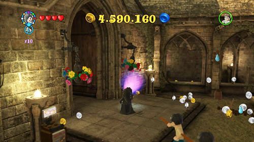 Find three hanging planters, two at the entrance and one above the door leading to the astronomical tower - Harry Potter Years 5-7: Tokens - Hogwarts, part 5 - Tokens - LEGO Harry Potter Years 5-7 Guide