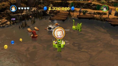 To get inside, you have to destroy the silver lock with Lumos spell - Harry Potter Years 5-7: Tokens - Hogwarts, part 6 - Tokens - LEGO Harry Potter Years 5-7 Guide