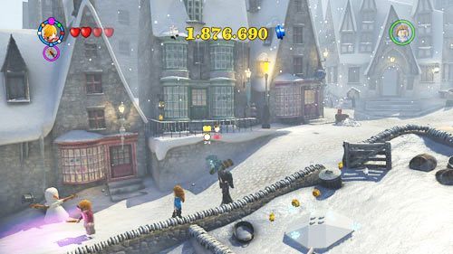 Location: Hogsmeade - Harry Potter Years 5-7: Red Bricks - Other collectibles - LEGO Harry Potter Years 5-7 Guide