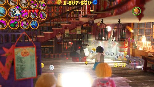 There are cages with penguins located on the ground floor - Harry Potter Years 5-7: Tokens - London, part 1 - Tokens - LEGO Harry Potter Years 5-7 Guide