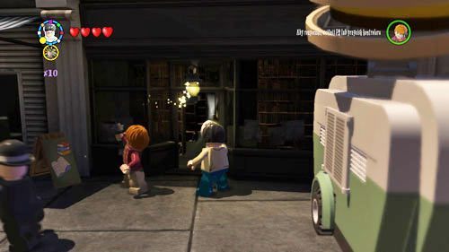Right around the corner we find a closed shop - Harry Potter Years 5-7: Tokens - London, part 1 - Tokens - LEGO Harry Potter Years 5-7 Guide