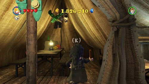 A student is stuck in a tent - Harry Potter Years 5-7: Students in Peril, part 1 - Other collectibles - LEGO Harry Potter Years 5-7 Guide