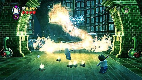 Then, when a fiery dragon appears, you have to assemble a sprinkle extinguisher as soon as possible by using the WL spell - Harry Potter Years 5-7: A Veiled Threat - Year 5 - LEGO Harry Potter Years 5-7 Guide
