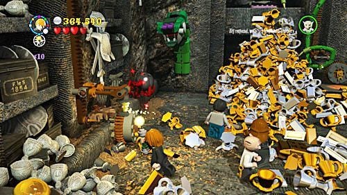 Use Rons Deluminator to collect lamp and transfer it to similar lamp on the right side of the room - Harry Potter Years 5-7: The Thiefs Downfall - Year 7 - LEGO Harry Potter Years 5-7 Guide