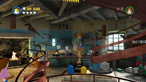 On the ground floor, to the right of the fireplace, you can find a damaged object - Harry Potter Years 5-7: Lovegoods Lunacy - secrets, collectibles - Year 7 - LEGO Harry Potter Years 5-7 Guide