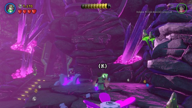 When going up, you will notice a pile of dirt - Minikits - Power of Love - secrets - LEGO Batman 3: Beyond Gotham - Game Guide and Walkthrough