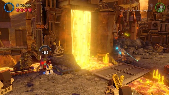 At the beginning of the mission, approach the terminal that you can see in the picture and start to hack it - Minikits - Aw-Qward Situation - secrets - LEGO Batman 3: Beyond Gotham - Game Guide and Walkthrough