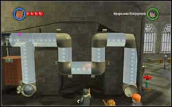 Right next to the entrance to the 2nd Defense Against the Dark Arts Classroom you will find some bricks - make a huge H letter out of them (WL) - the bricks automatically insert themselves after pointing at the right spot - LEGO Harry Potter Years 1-4: Hogwarts Bonuses - Walkthrough - Secrets and Collectibles - LEGO Harry Potter Years 1-4 Guide & Walkthrough