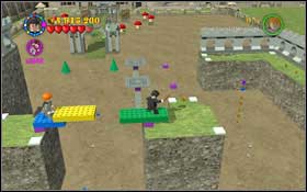 Switch to Rona and enter the tunnel with Scabbers - press both buttons on the right side and you will open the gate #1 - LEGO Harry Potter Years 1-4: Gringotts - Secrets and Collectibles - LEGO Harry Potter Years 1-4 Guide & Walkthrough