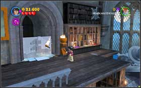 Jump on the yellow book and Ron will once more use Wingardium Leviosa for you to be able to jump on the next books - use jump to get higher - LEGO Harry Potter Years 1-4: Year 1 Part 2 - Walkthrough - Walkthrough - LEGO Harry Potter Years 1-4 Guide & Walkthrough