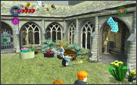 On the left theres a cleaning machine, use magic on it - LEGO Harry Potter Years 1-4: Year 2 Part 1 - Walkthrough - Walkthrough - LEGO Harry Potter Years 1-4 Guide & Walkthrough