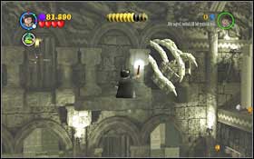 Use Wingardium Leviosa twice on the banner on the left and you will create a small trampoline - LEGO Harry Potter Years 1-4: Year 2 Part 2 - Walkthrough - Walkthrough - LEGO Harry Potter Years 1-4 Guide & Walkthrough