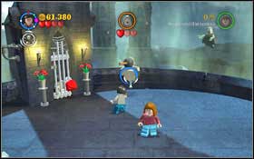 Once the barrels get frozen, use magic on the nearby statues and they will melt the ice - LEGO Harry Potter Years 1-4: Year 3 Part 2 - Walkthrough - Walkthrough - LEGO Harry Potter Years 1-4 Guide & Walkthrough