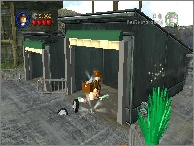 Ignore the guards on the motorcycles - Chapter 3 - Motorcycle Escape - The Last Crusade - LEGO Indiana Jones: The Original Adventures - Game Guide and Walkthrough