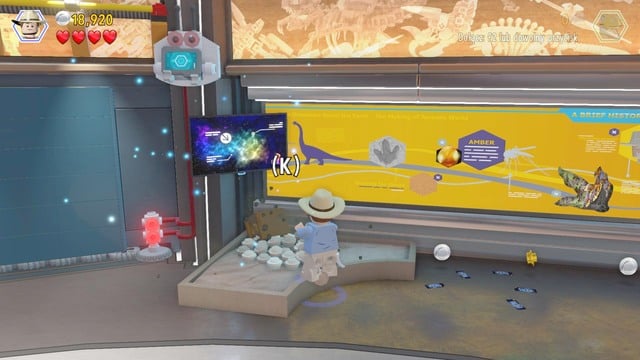 Minikit #5 - Main Street Showdown | Jurassic World - secrets - Jurassic World - secrets (missions) - LEGO Jurassic World Game Guide & Walkthrough