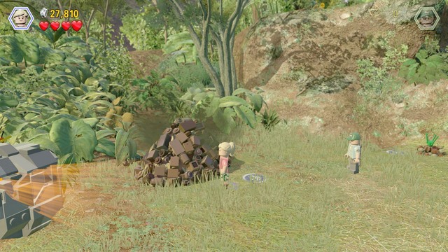 As Ellie, walk over to the left, where you find more feces - Welcome to Jurassic Park | Jurassic Park - walkthrough - Jurassic Park - walkthrough - LEGO Jurassic World Game Guide & Walkthrough