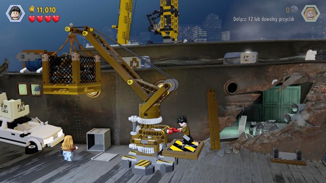 Walk over to the left and you will reach a smashed car - San Diego | Jurassic Park - The Lost World - walkthrough - Jurassic Park - The Lost World - walkthrough - LEGO Jurassic World Game Guide & Walkthrough