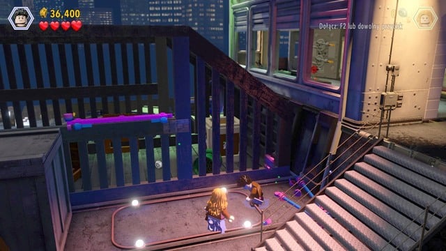 After you climb down, smash the containers, build a passage for Sarah and jump into the barred container - San Diego | Jurassic Park - The Lost World - walkthrough - Jurassic Park - The Lost World - walkthrough - LEGO Jurassic World Game Guide & Walkthrough