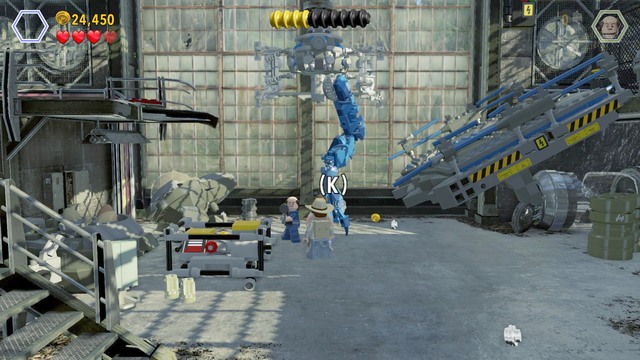 As soon as you enter, climb down the stairs and fix the mechanical claw, as Paul - Breeding facility | Jurassic Park III - walkthrough - Jurassic Park III - walkthrough - LEGO Jurassic World Game Guide & Walkthrough