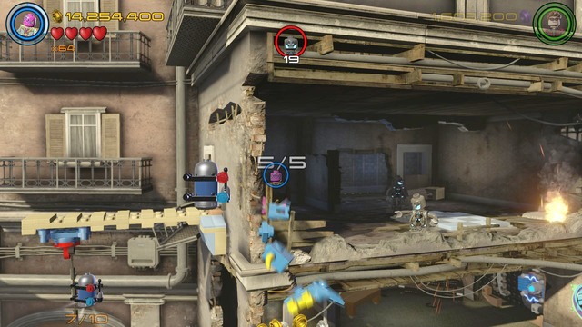 Fifth bird will be sitting on a small roof on the second floor of the shown building - Minikits - Rise of Ultron - secrets - LEGO Marvels Avengers - Game Guide and Walkthrough