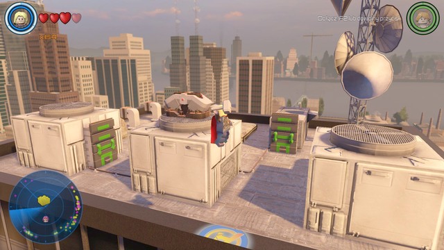 Land on the building shown on the picture and tear all the covers with green handles from the wall - Golden bricks - Central Manhattan - secrets - LEGO Marvels Avengers - Game Guide and Walkthrough