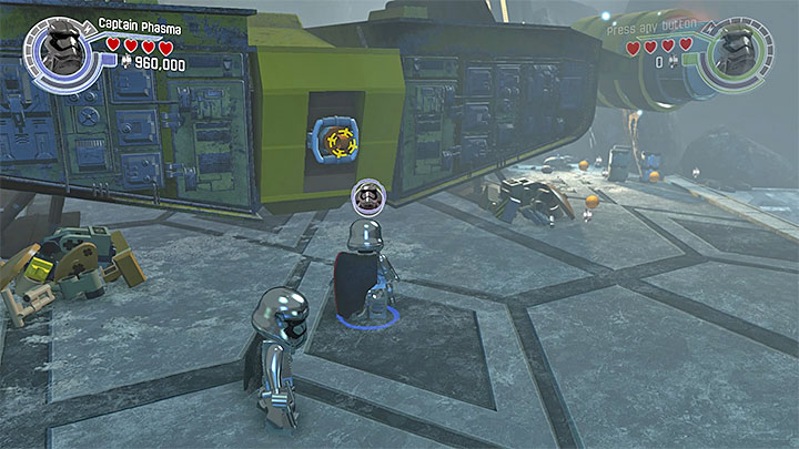 Use the grappling hook on the attachment - The Crimson Corsair | Minikits and red bricks - Minikits and red LEGO bricks - LEGO Star Wars: The Force Awakens Game Guide