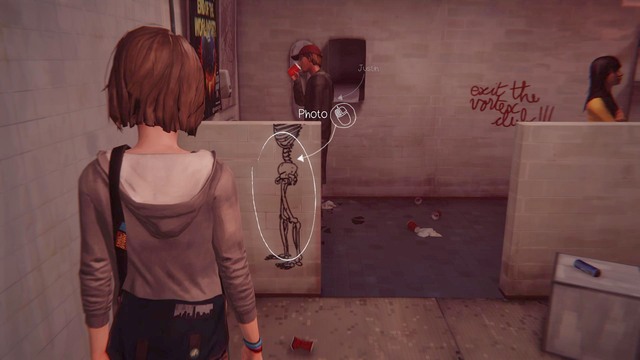 Photo #10 - Life is Strange: Dark Room - photos - Choices and decisions - Life is Strange Game Guide & Walkthrough