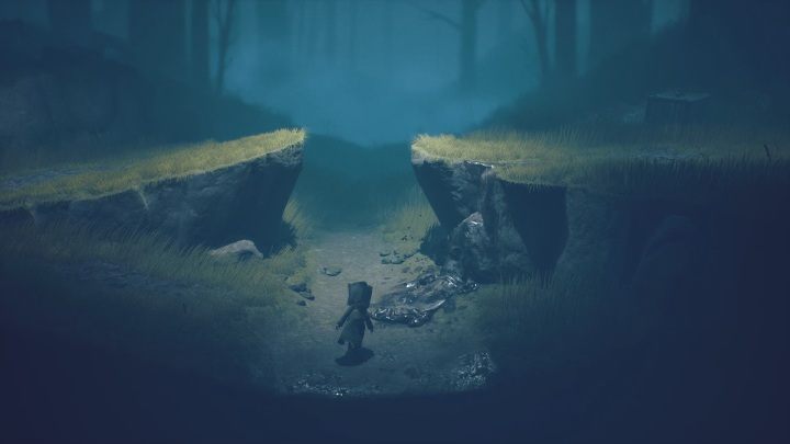Jump over the small chasm - Little Nightmares 2: Road through the Forest - Chapter 1 walkthrough - Chapter 1 - Forest - Little Nightmares 2 Guide