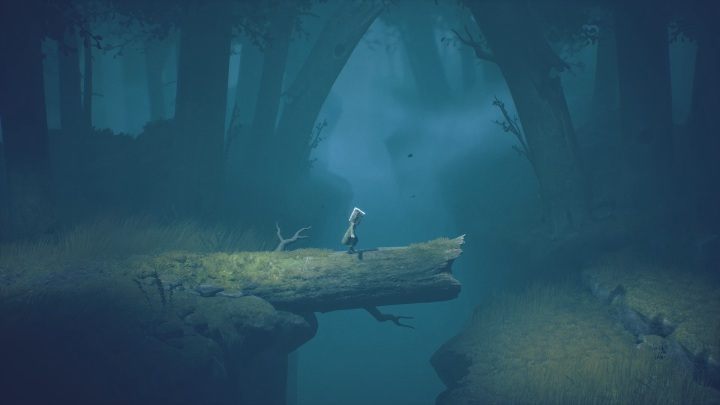 In order to jump over the chasm, you simply have to run up onto the destroyed branch - Little Nightmares 2: Road through the Forest - Chapter 1 walkthrough - Chapter 1 - Forest - Little Nightmares 2 Guide