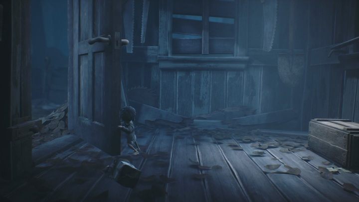 Six will open the door and let you inside - Little Nightmares 2: Escaping the Hunter - Chapter 1 walkthrough - Chapter 1 - Forest - Little Nightmares 2 Guide