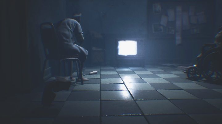 As you continue walking, you will come across the TV again - Little Nightmares 2: First Floor - Chapter 3 Hospital walkthrough - Chapter 3 - Hospital - Little Nightmares 2 Guide