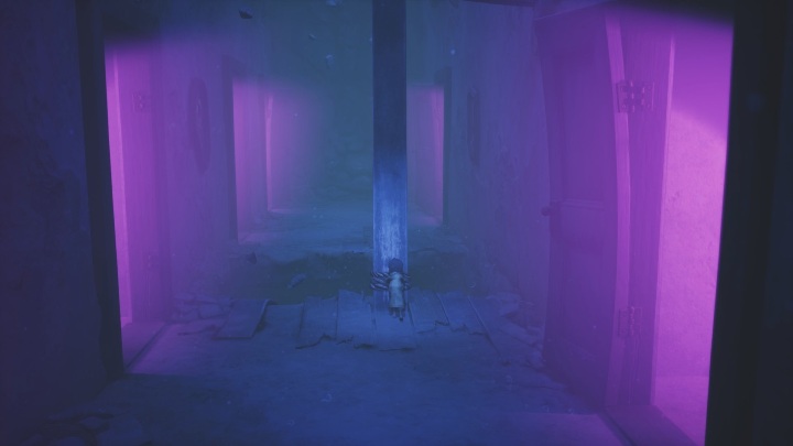 When you get to the next floor, the first thing you need to do is to lower the board so that it forms a bridge over the chasm - Little Nightmares 2: Door Puzzles - Chapter 5 walkthrough - Chapter 5 - The Signal Tower - Little Nightmares 2 Guide