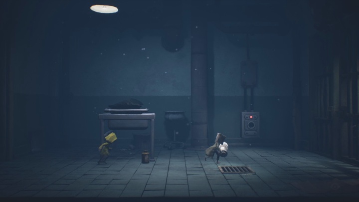 Go to the box – you put the fuse in to open another door - Little Nightmares 2: Escape - Chapter 3 Hospital walkthrough - Chapter 3 - Hospital - Little Nightmares 2 Guide
